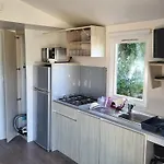 אתר קמפינג Mobil-home 4 Pers Avec Terrasse A - Api-1-52-438 ברם סור מר