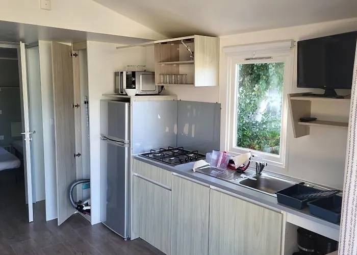 אתר קמפינג Mobil-home 4 Pers Avec Terrasse A - Api-1-52-438 ברם סור מר